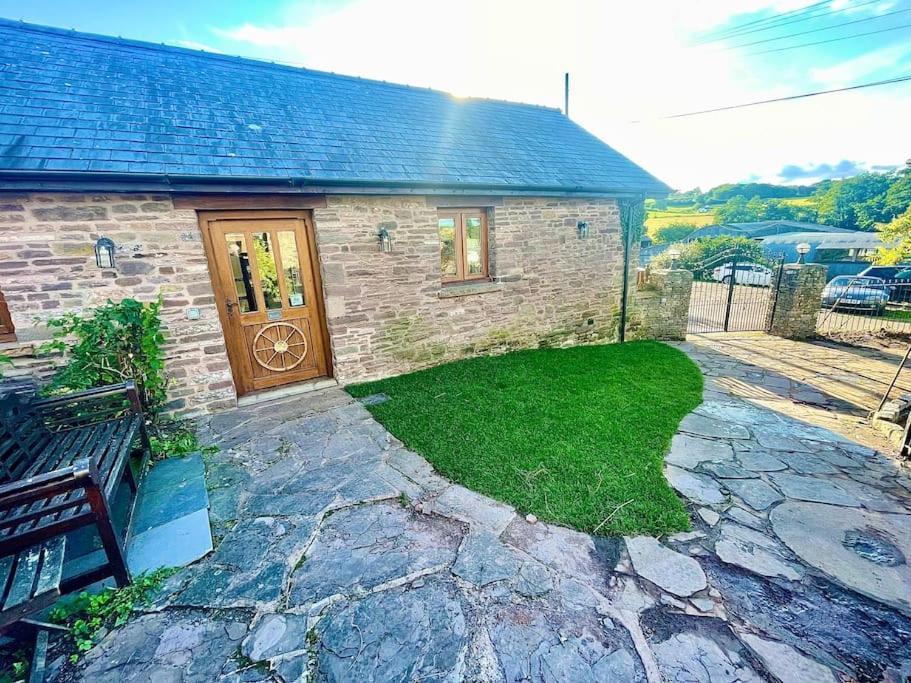 Stone Built Barn In A Beautiful Rural Setting Villa Llangwm-Isaf Eksteriør bilde